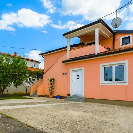Orhidea In A Peaceful Setting Near Appartement *