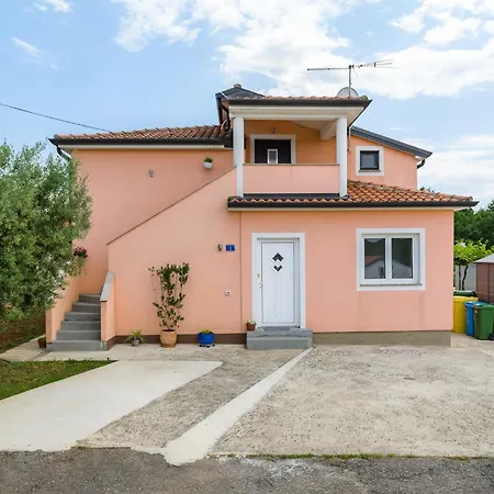Orhidea In A Peaceful Setting Near * Umag