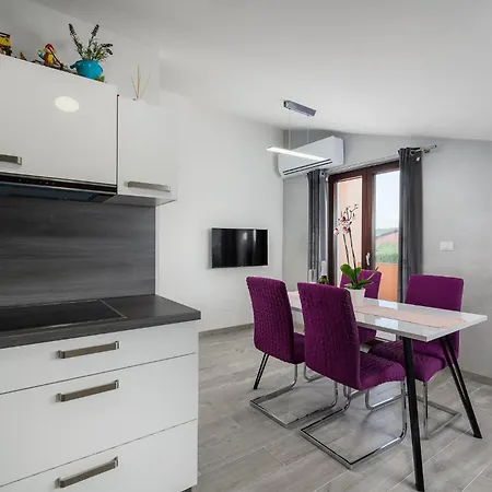 Orhidea In A Peaceful Setting Near Apartman